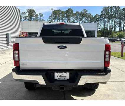 2022 Ford F-250SD XLT is a White 2022 Ford F-250 XLT Truck in Gainesville FL