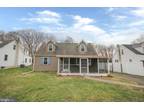 318 Surrey Ln, Hatboro, PA 19040