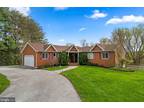 12285 Howard Lodge Dr, Sykesville, MD 21784