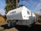 2003 Wanderer Glidelite 215RL Rear Lounge 5th Wheel Weighs 3600lbs