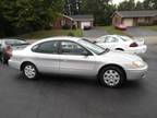 2005 Ford Taurus SE