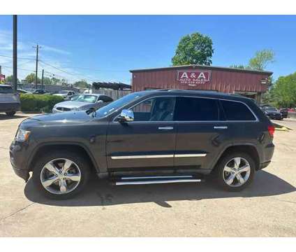2011 Jeep Grand Cherokee for sale is a Grey 2011 Jeep grand cherokee Car for Sale in Fayetteville AR