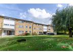 2 Bedroom Flat to Rent in Box Grove, Guildford, GU1