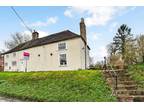 2 bedroom semi-detached house for sale in South Gardens, South Harting