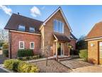 Low Lane, Calcot, Reading 4 bed detached house for sale -