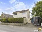 Mitchell, Newquay, Cornwall, TR8 4 bed detached house for sale -