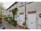 2 bed flat to rent in Gawton Crescent, CR5, Coulsdon