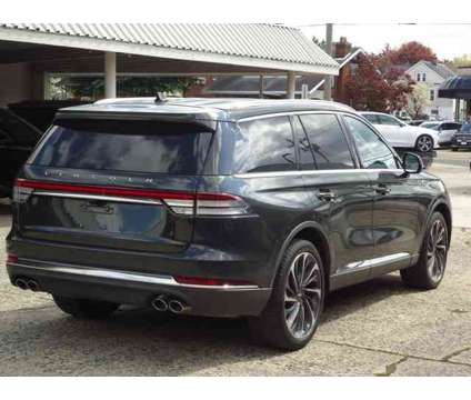 2022 Lincoln Aviator Reserve is a Green 2022 Lincoln Aviator Car for Sale in Chambersburg PA