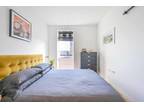 1 bed flat to rent in Hampden House, E14,