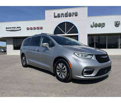 2021 Chrysler Pacifica Hybrid Touring L is a Silver 2021 Chrysler Pacifica Hybrid in Covington TN