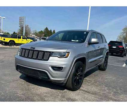 2020 Jeep Grand Cherokee Altitude is a Silver 2020 Jeep grand cherokee Altitude Car for Sale in Pataskala OH