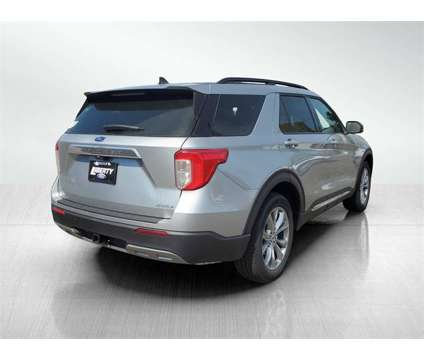 2024 Ford Explorer XLT is a Silver 2024 Ford Explorer XLT SUV in Canton OH