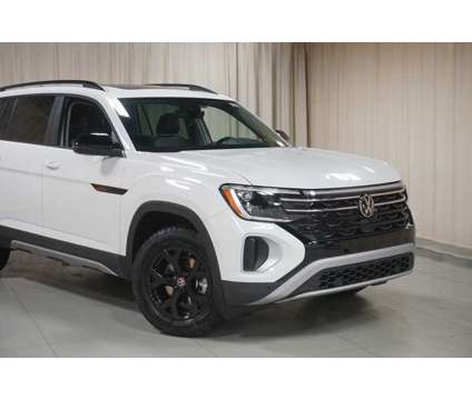 2024 Volkswagen Atlas 2.0T Peak Edition SE w/Technology is a White 2024 Volkswagen Atlas SUV in Chicago IL