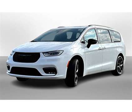 2024 Chrysler Pacifica Limited is a White 2024 Chrysler Pacifica Limited Car for Sale in Durand MI