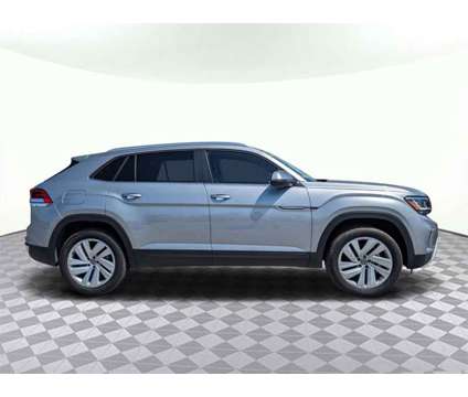 2023 Volkswagen Atlas Cross Sport 2.0T SE w/Technology is a Silver 2023 Volkswagen Atlas 2.0T SE SUV in Lake City FL