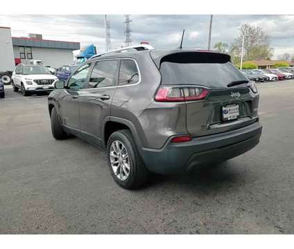 2019 Jeep Cherokee Latitude Plus FWD is a Grey 2019 Jeep Cherokee Latitude SUV in Elmhurst IL