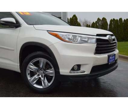 2015 Toyota Highlander Limited is a White 2015 Toyota Highlander Limited Car for Sale in Gurnee IL