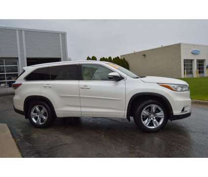 2015 Toyota Highlander Limited is a White 2015 Toyota Highlander Limited Car for Sale in Gurnee IL