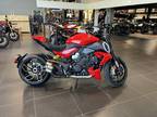 2024 Ducati Diavel V4 Red Motorcycle for Sale