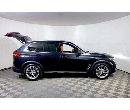 2022 BMW X5 xDrive40i is a Black 2022 BMW X5 4.8is SUV in Freeport NY