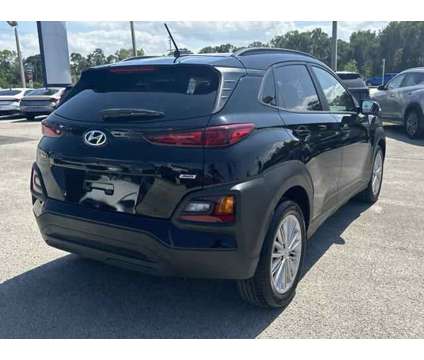 2021 Hyundai Kona SEL is a Black 2021 Hyundai Kona SEL SUV in Stuart FL