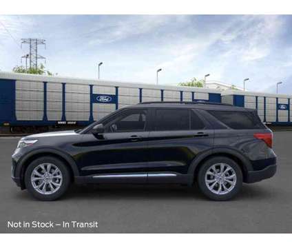 2024 Ford Explorer XLT is a Black 2024 Ford Explorer XLT SUV in Lowell IN