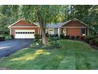 7108 Park Point Ct, Fairfax Station, VA 22039