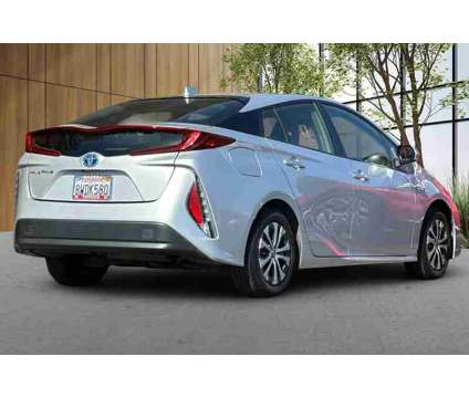 2021 Toyota Prius Prime LE is a White 2021 Toyota Prius Prime Hatchback in Madera CA