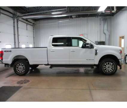 2022 Ford F-250 Super Duty LARIAT is a White 2022 Ford F-250 Super Duty Car for Sale in East Dubuque IL