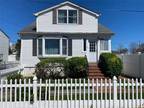 Home For Sale In Bayville, New York
