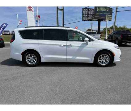 2022UsedChryslerUsedPacificaUsedFWD is a White 2022 Chrysler Pacifica Car for Sale in Hopkinsville KY