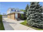 Spacious 4 Bedroom Home With Office/5th Bedroom for Sale in Morton Grove