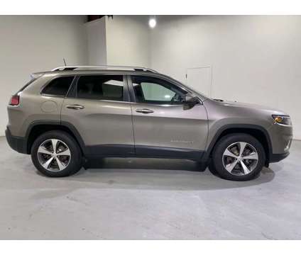 2020 Jeep Cherokee Limited is a 2020 Jeep Cherokee Limited Car for Sale in Traverse City MI