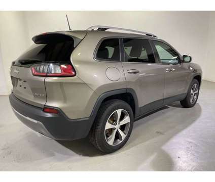 2020 Jeep Cherokee Limited is a 2020 Jeep Cherokee Limited Car for Sale in Traverse City MI