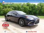 2022 Lexus ES Blue, 24K miles