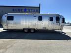 2005 Airstream Classic 30WB 30ft