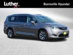 2018 Chrysler Pacifica Hybrid Silver, 59K miles