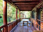 Charming 4br log cabin in Union Dale