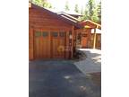 4 bedrooms Truckee cabin with 2 car garage