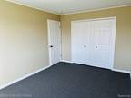 Condo For Sale In South Lyon, Michigan