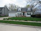 Home For Sale In Bettendorf, Iowa