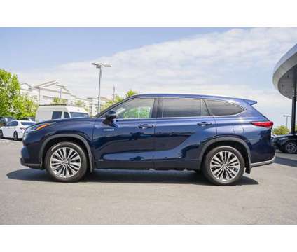 2020 Toyota Highlander Hybrid Platinum is a Silver 2020 Toyota Highlander Hybrid Hybrid in Fredericksburg VA