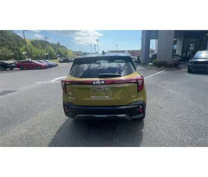 2024 Kia Seltos X-Line is a Black, Green 2024 X-Line SUV in Newport News VA