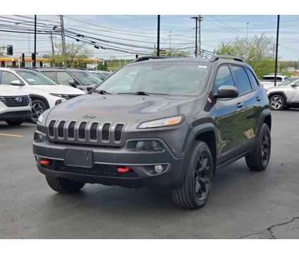 2015 Jeep Cherokee Trailhawk is a Grey 2015 Jeep Cherokee Trailhawk SUV in Brunswick OH