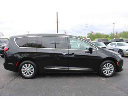 2018UsedChryslerUsedPacificaUsedFWD is a Black 2018 Chrysler Pacifica Touring Mini-Van in Greenwood IN