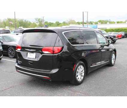 2018UsedChryslerUsedPacificaUsedFWD is a Black 2018 Chrysler Pacifica Touring Mini-Van in Greenwood IN