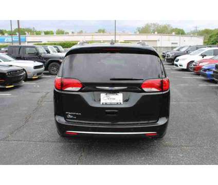 2018UsedChryslerUsedPacificaUsedFWD is a Black 2018 Chrysler Pacifica Touring Mini-Van in Greenwood IN