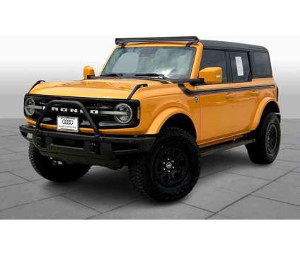 2022UsedFordUsedBroncoUsed4 Door 4x4 is a Orange 2022 Ford Bronco Car for Sale in Grapevine TX