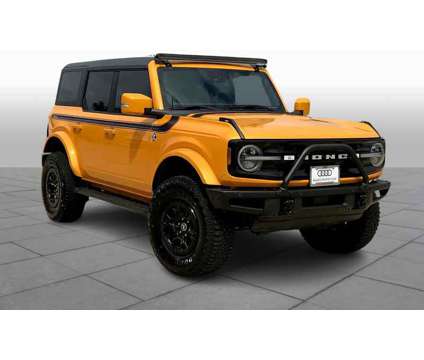 2022UsedFordUsedBroncoUsed4 Door 4x4 is a Orange 2022 Ford Bronco Car for Sale in Grapevine TX