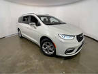 2021 Chrysler Pacifica White, 94K miles